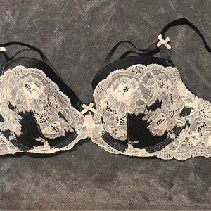 Victoria's Secret Black and Cream Lace Bra